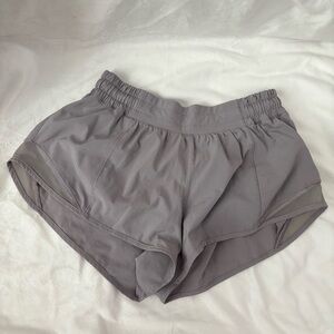 Lululemon Hotty Hot Shorts 2.5”